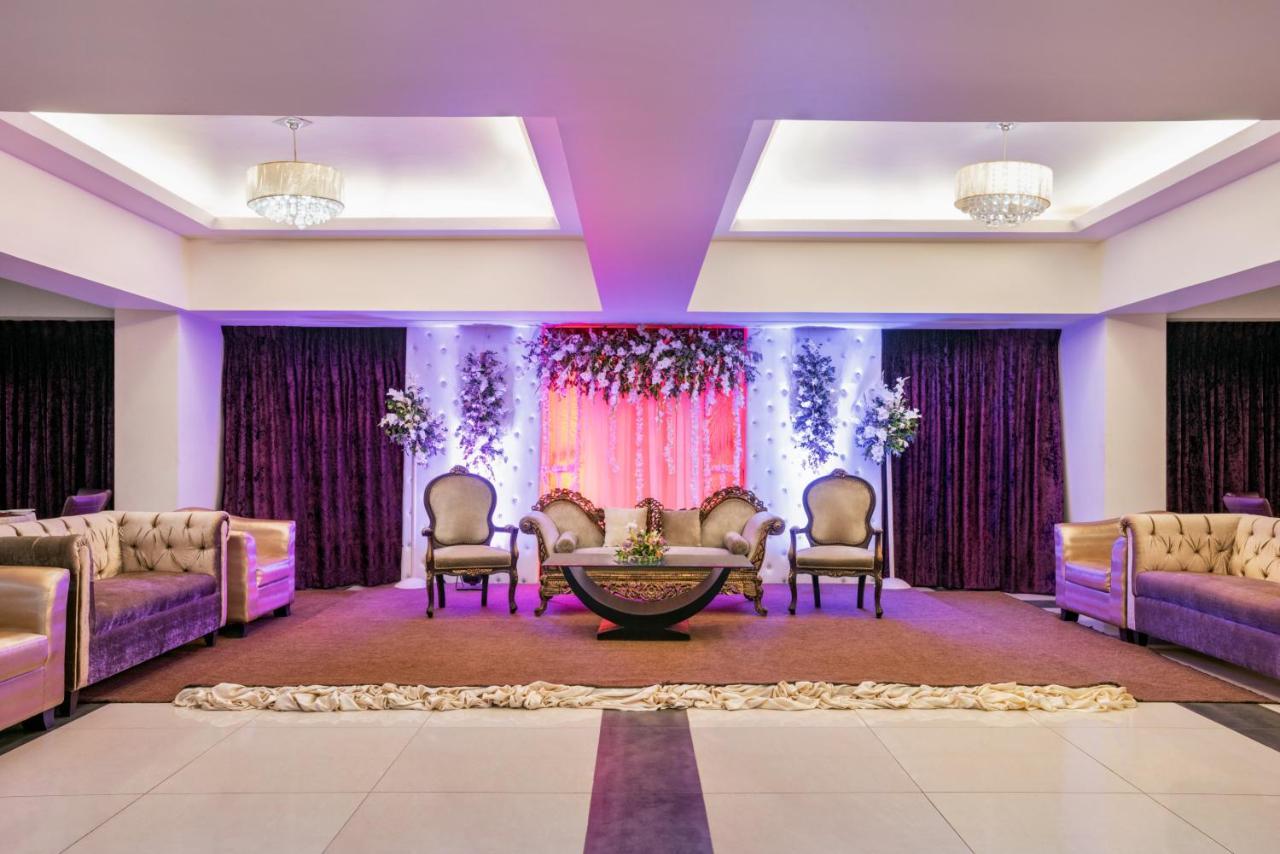 Ramada Plaza by Wyndham Karachi Airport Hotel Bagian luar foto The Royal